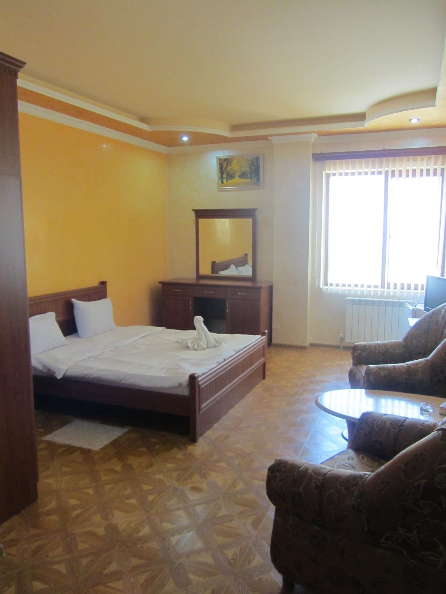 Primer Hotel เยเรวาน ภายนอก รูปภาพ