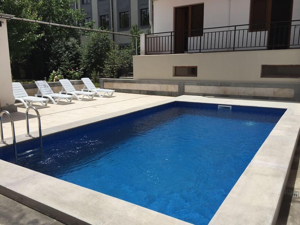 Primer Hotel เยเรวาน ภายนอก รูปภาพ