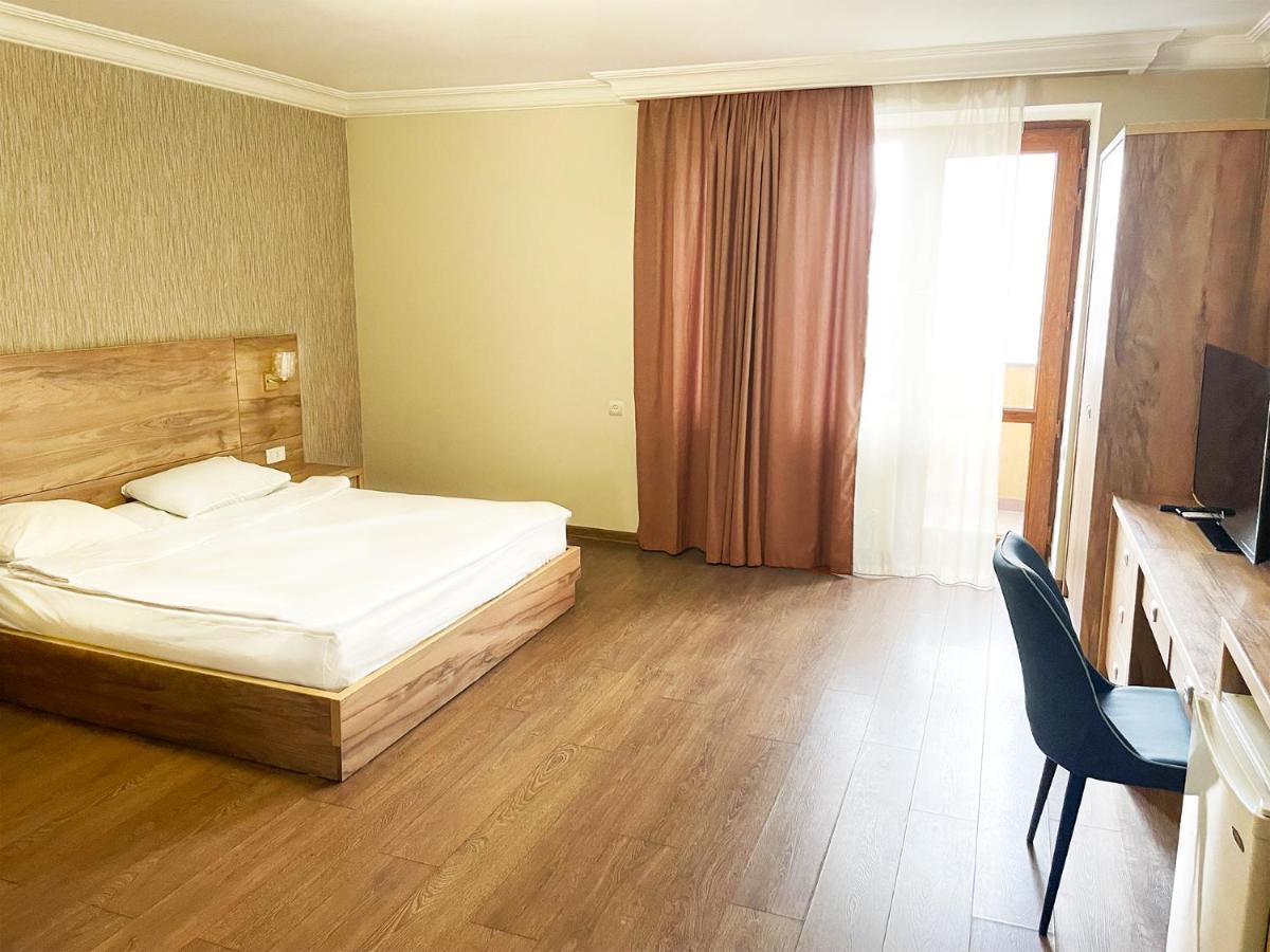 Primer Hotel เยเรวาน ภายนอก รูปภาพ